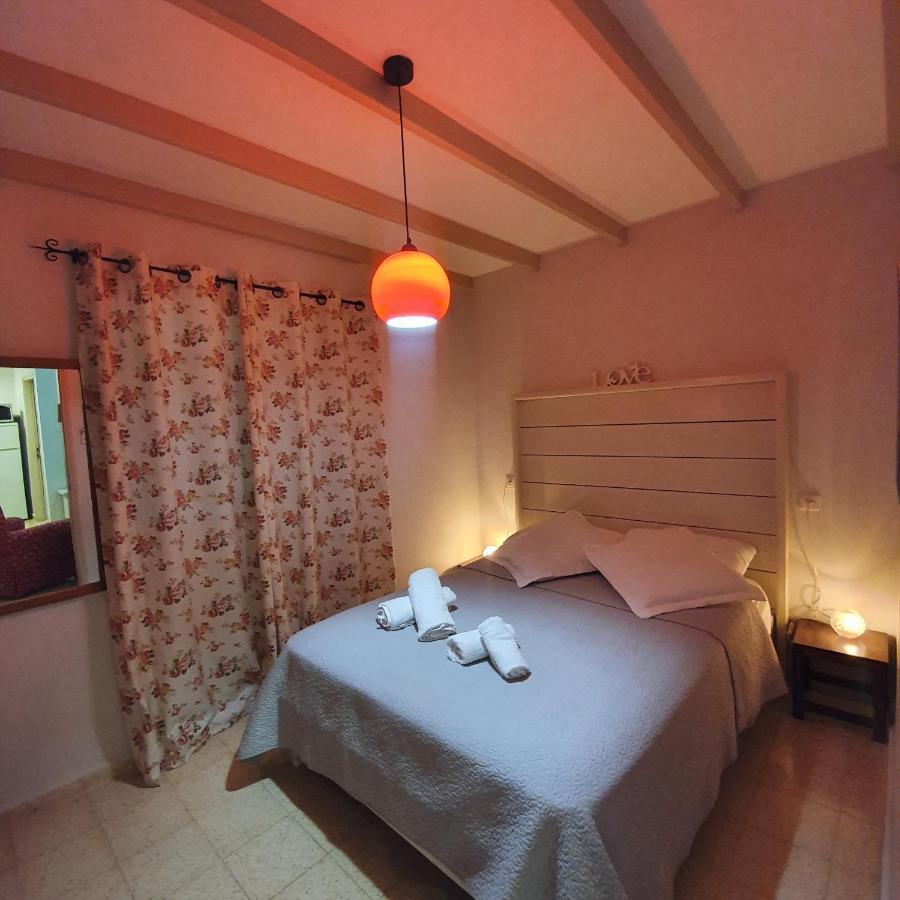 Ferienwohnung בחצר של טובה Hazon Exterior foto